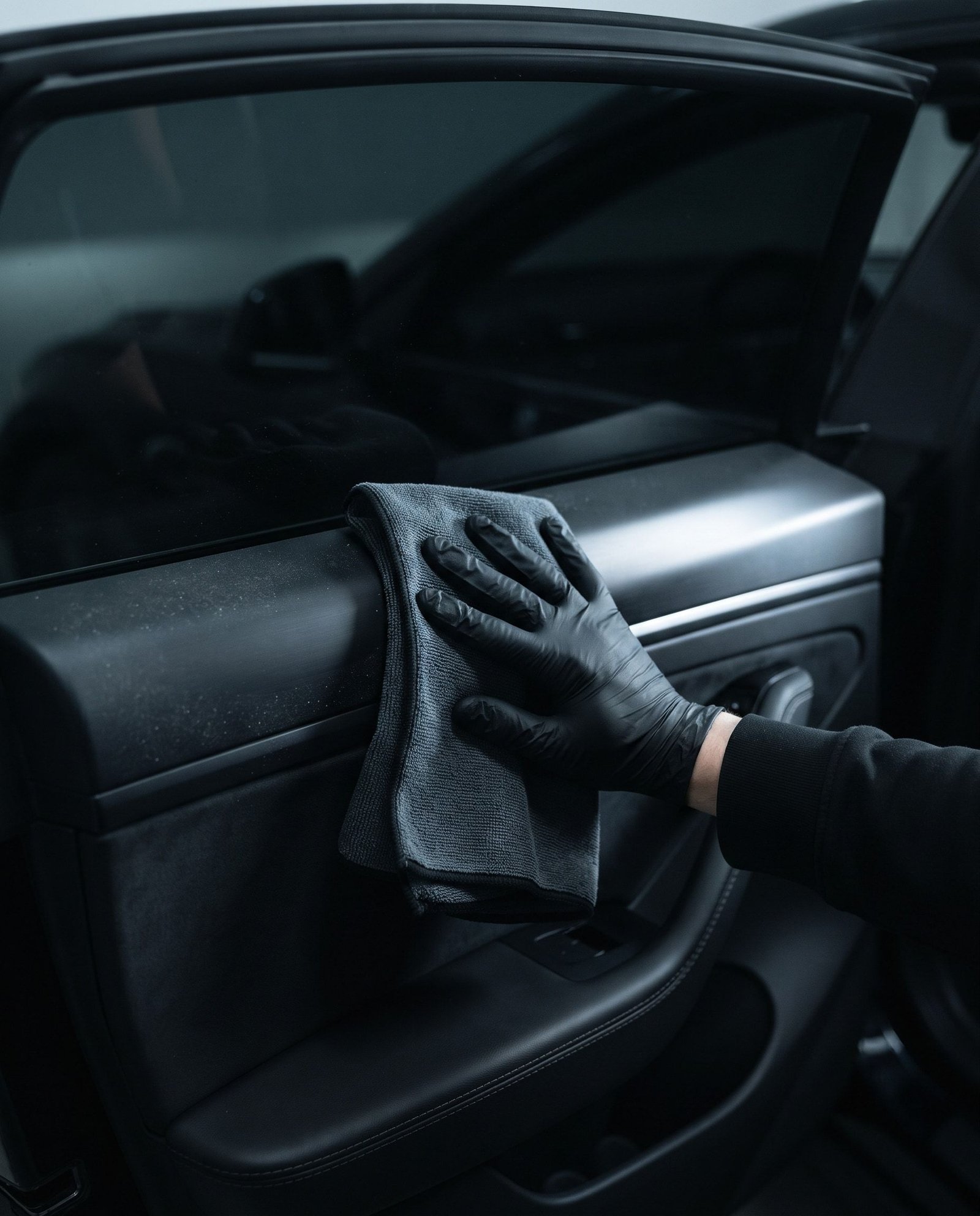 Panneau de porte essuyé à la microfibre